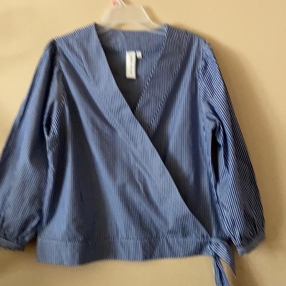 Guest Editor 100 percent cotton top